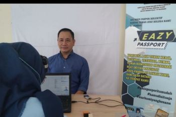 Imigrasi Palembang melakukan pelayanan "eazy passport" di enam kabupaten