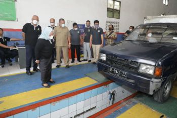 Dishub Sleman luncurkan sistem uji kendaraan secara "drive thru"