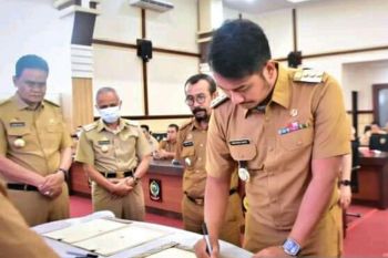 Bupati Sinjai menandatangani MoU kerja sama antardesa lintas kabupaten