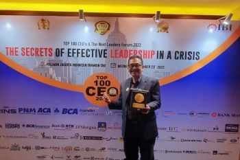 InfobankTop 100, Dirut Bank Nagari masuk jajaran CEO dan para Leaderterbaik di sektor keuangan dan BUMN Indonesia 2022