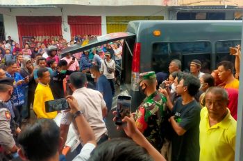 Seorang kakek di Ampenan gantung diri