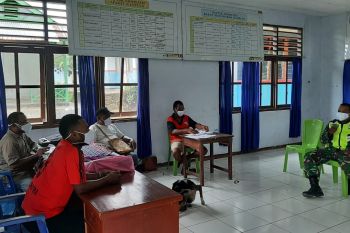 Koramil Supiori Utara lakukan komunikasi sosial bersama perangkat desa