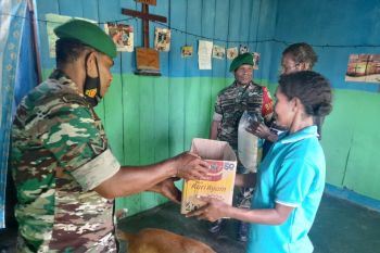 Koramil membantu lewat program Babinsa masuk dapur di Kababur Biak