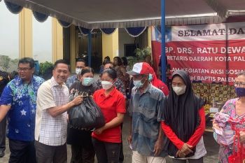 Pemkot Palembang apresiasi bakti sosial SD Baptis bagikan 500 paket sembako