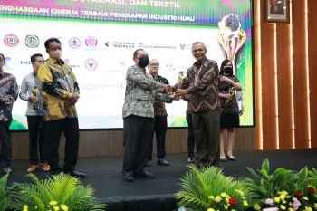 Semen Padang raih penghargaan Industri Hijau dari Kemenperin