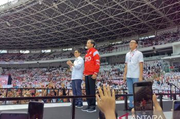 Presiden-Relawan Nusantara Bersatu foto bersama