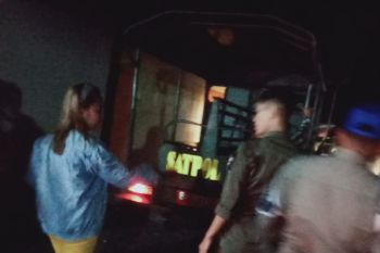 Asyik berkaraoke sampai larut malam, dua pasangan diamankan  Satpol PP Damkar Agam