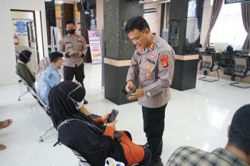 Humas Polda Lampung sosialisasian  aplikasi Polri Super App