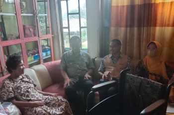 Bupati Pessel terima bantuan kursi roda dari Kemensos RI, segera diserahkan ke disabilitas