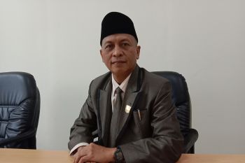 Legislator Agam minta Pemkab kembangkan potensi wisata tarik kunjungan