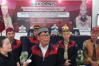 Agustiar Sabran ingatkan pengurus DAD Kalteng terus bersinergi majukan Dayak