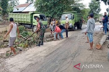 Masyarakat Konawe Selatan menunggu perbaikan ruas jalan provinsi rusak