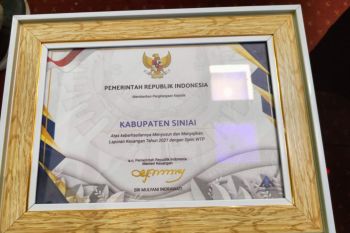 Menkeu berikan penghargaan kepada Pemkab Sinjai setelah rutin raih WTP