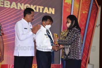 Kota Kupang meraih penghargaan mitra pengendalian inflasi 2022