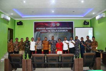 TNI AL gelar seminar wawasan kebangsaan untuk warga pulau penyangga di Karimun