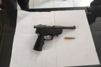 Ditegur tidak ngobrol saat rapat, pria di Bima ini todongkan pistol rakitan