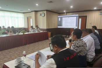 Pembahasan penetapan UMK Batam ditunda karena situasi tidak kondusif