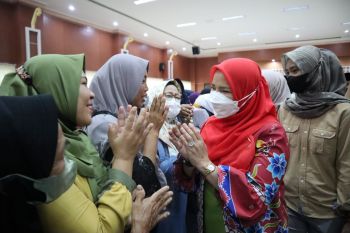 Wali Kota Bandarlampung lepas 500 jemaah umroh