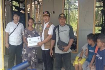 Pemkab Kapuas bantu korban kebakaran di Sei Teras