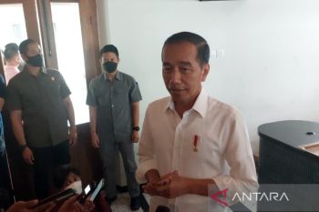 Presiden Jokowi hadiri rapat persiapan pernikahan Kaesang dan Erina di Solo