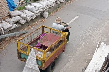 DLH Mataram fokus tangani angkutan sampah RT