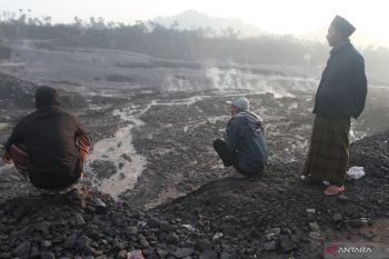 Aktivitas Gunung Semeru cenderung mereda