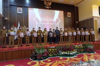 Kementerian Keuangan beri penghargaan pemda raih WTP di Sulut