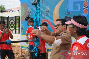 Wahdi tinjau atlet Metro yang bertanding di Porprov IX Lampung