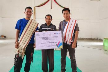 PLN NTT salurkan bantuan pembangunan gereja di SBD