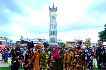 Pemkot Bukittinggi gelar "Roadshow Lindungi Perempuan" sambut Hari Ibu