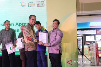 Pemkot Makassar raih penghargaan keamanan pangan dari Badan Pangan Nasional