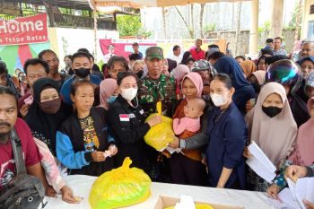 Pemkot Palangka Raya salurkan 32.900 paket sembako untuk kendalikan inflasi