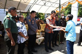 Pemkab Sinjai berikan bantuan langsung tunai ke 833 nelayan