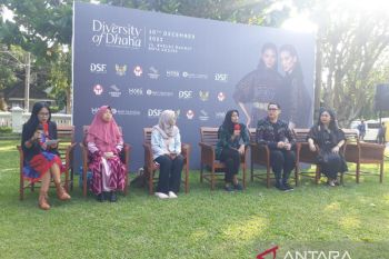 "Diversity of Dhaha" di "Dhoho Street Fashion" lestarikan tenun ikat