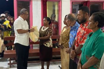 Bupati Kepulauan Yapen imbau warga menjaga keamanan menjelang Natal