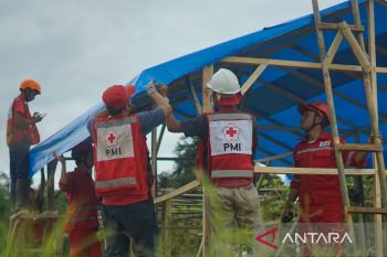 Warga korban gempa Cianjur tinggal di hunian sementara