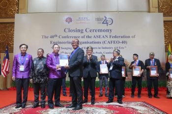 Direktur PLN didapuk Honorary Member oleh AFEO