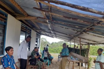 Koramil 1708-03/BB melaksanakan komunikasi sosial bersama warga Waisiai