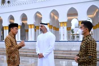 Presiden Jokowi terima kedatangan putra Presiden Persatuan Emirat Arab di Surakarta