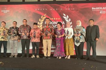 Bupati Natuna Wan Siswandi raih penghargaan pemimpin terbaik ajang Global Award