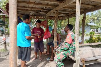 Posramil Warsa laksanakan komsos bersama warga Kampung Fanindi