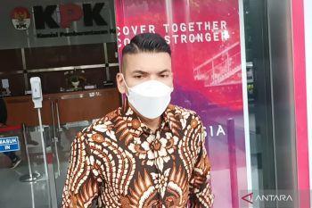 Anggota DPR Muhammad Kadafi membantah beri uang kepada Rektor Unila