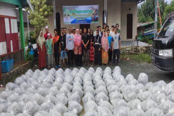 Nelayan Sebamban di Tanah Bumbu terima bantuan bibit ikan