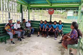 Koramil Biak Utara beri motivasi siswa agar semangat belajar