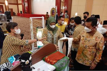 Dewi Kumalasari Ansar ajak pelaku IKM ikut pengadaan barang pemerintah