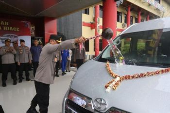 Polda Kalteng terima hibah mobil dari BRI Cabang Palangka Raya