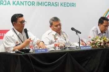 Sembilan WNA diusir
