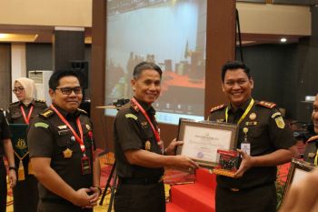 Kejari Pasbar peroleh penghargaan berkinerja terbaik satu se-Sumbar selama 2022