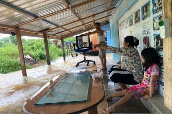 Korban banjir di Natuna butuh makanan, pakaian, dan alas tidur