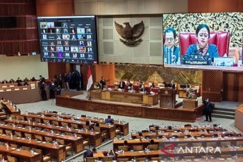Puan Maharani ingatkan pemerintah dan aparat jaga kondusifitas akhir tahun